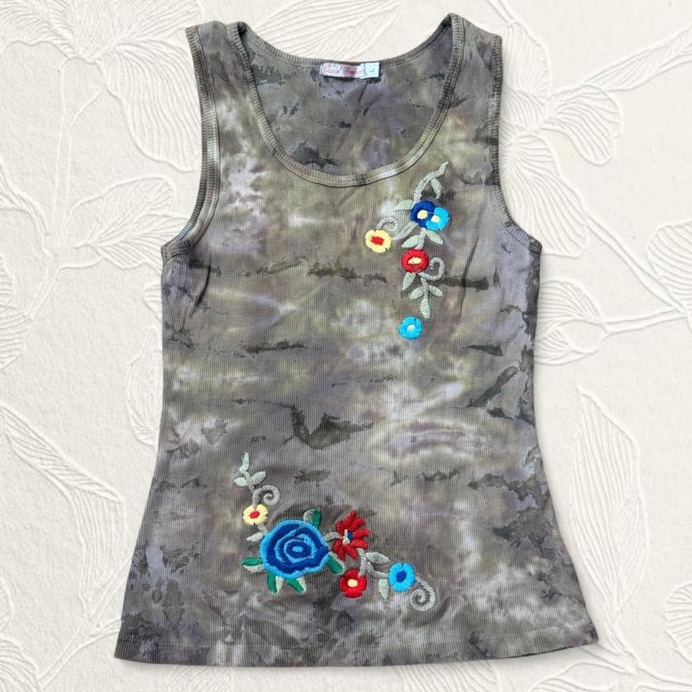Casual Freedom Women’s Olive Tiedye Tank Top W Floral Embroidery Size L